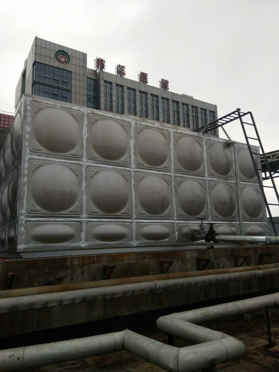 岳陽第二人民醫院保溫水箱.jpg